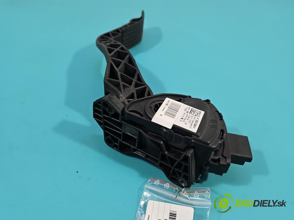 Citroen C3 III 2016-2024 1.2 12V 110 hp manual 81 kW 1199 cm3 5- pedal plyn: potenciometr: 9835904480
