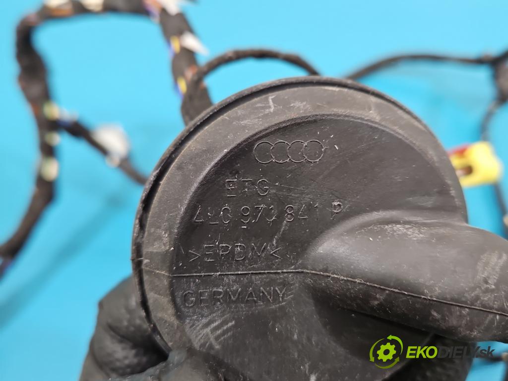 Audi A4 B9 2015-2024 2.0 TDI 190 HP automatic 140 kW 1968 cm3 5- Zväzok: dvere predné pravých 8W0971030CF