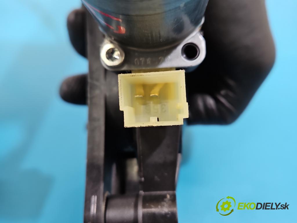 Audi A4 B9 2015-2024 2.0 TDI 190 HP automatic 140 kW 1968 cm3 5- mechanizmus okna zadné ľavý 0130822669