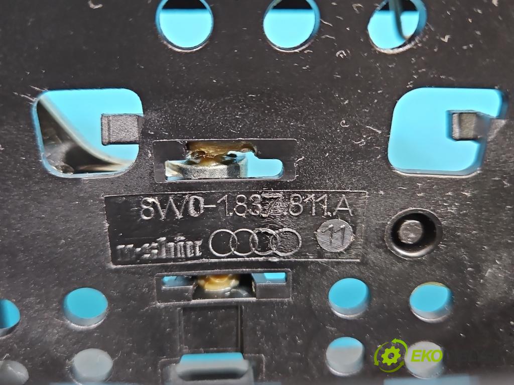 Audi A4 B9 2015-2024 2.0 TDI 190 HP automatic 140 kW 1968 cm3 5- rukoväť zadné ľavé mimo: 8W0-1837811A (Kľučka dverí ostatné)