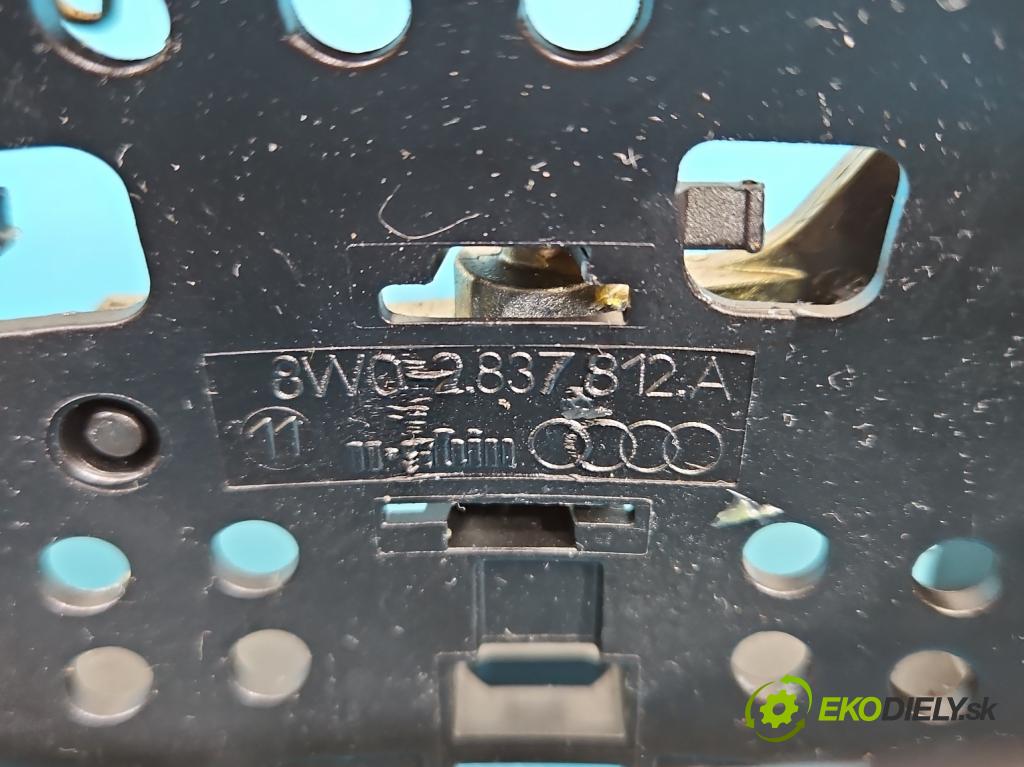 Audi A4 B9 2015-2024 2.0 TDI 190 HP automatic 140 kW 1968 cm3 5- rukoväť zadné pravé mimo: 8W02837812A (Kľučka dverí ostatné)
