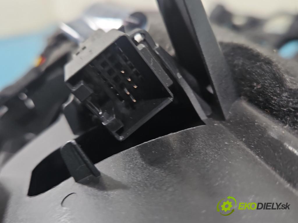 Audi A4 B9 2015-2024 2.0 TDI 190 HP automatic 140 kW 1968 cm3 5- kastlík 8W1857035C6PS