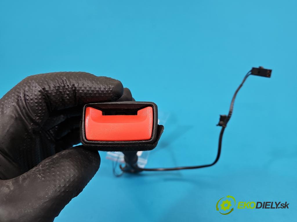 Audi A4 B9 2015-2024 2.0 TDI 190 HP automatic 140 kW 1968 cm3 5- pas bezpečnosť: predné ľavý 8W0857755