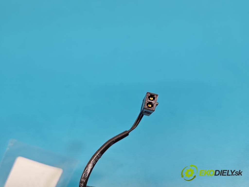 Audi A4 B9 2015-2024 2.0 TDI 190 HP automatic 140 kW 1968 cm3 5- pas bezpečnosť: predné ľavý 8W0857755