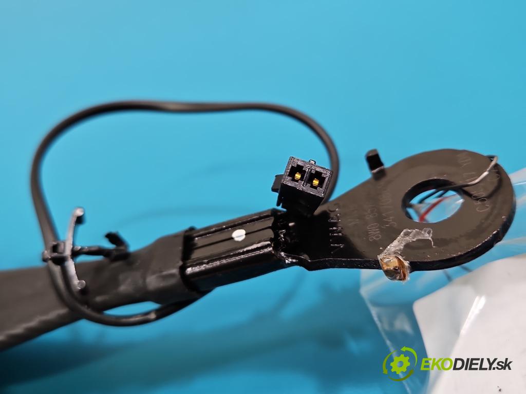 Audi A4 B9 2015-2024 2.0 TDI 190 HP automatic 140 kW 1968 cm3 5- pas bezpečnosť: predné pravý 8W0857755