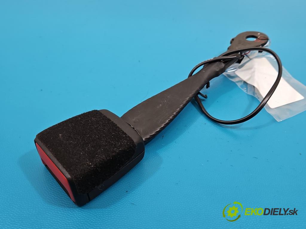 Audi A4 B9 2015-2024 2.0 TDI 190 hp automatic 140 kW 1968 cm3 5- stěna bezpečnost přední pravý 8W0857755