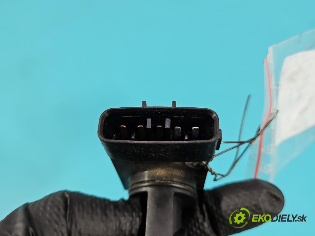 Toyota Corolla E12 2001-2009 2.0 D4D 90 HP manual 66 kW 1995 cm3 5- průtokoměr: 22204-27010 (Váha vzduchu)