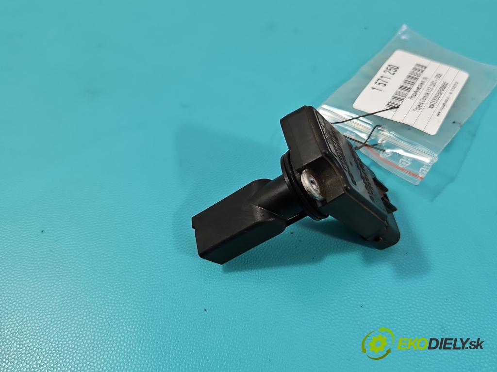 Toyota Corolla E12 2001-2009 2.0 D4D 90 HP manual 66 kW 1995 cm3 5- průtokoměr: 22204-27010 (Váha vzduchu)