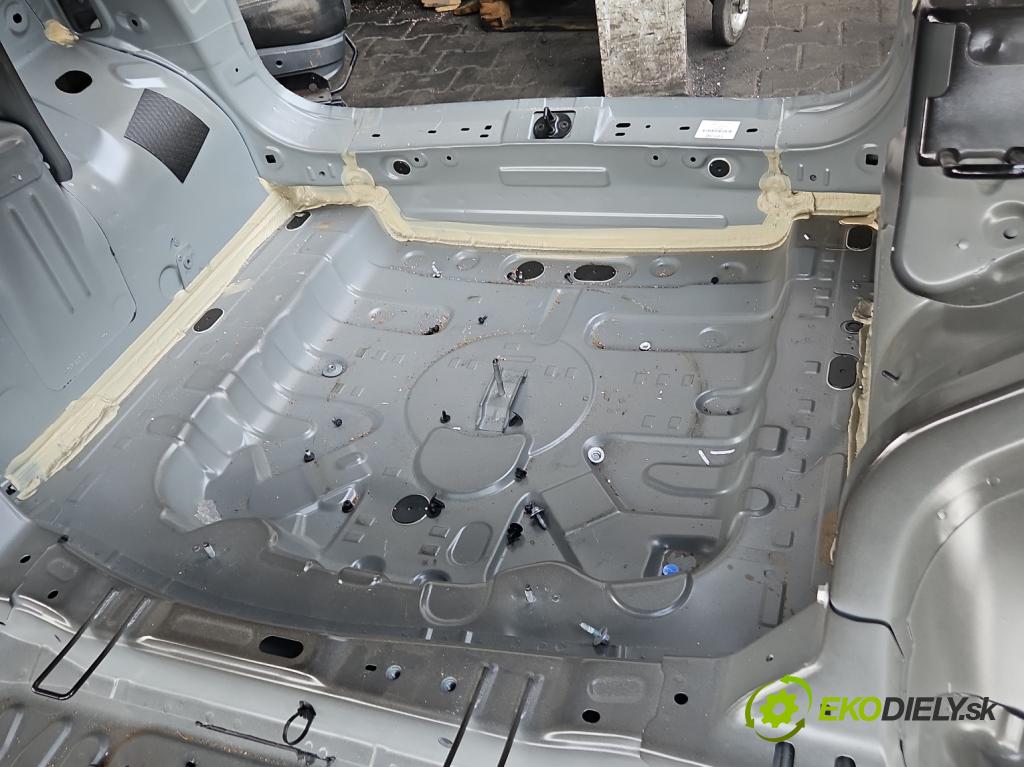 Dacia Duster III 24- 1.2 131 HP manual 96 kW 1199 cm3 5- pas zadní: