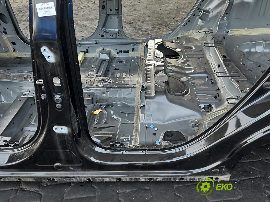 Dacia Duster III 24- 1.2 131 HP manual 96 kW 1199 cm3 5- Práh: ľavý  (Karoséria ostatné)