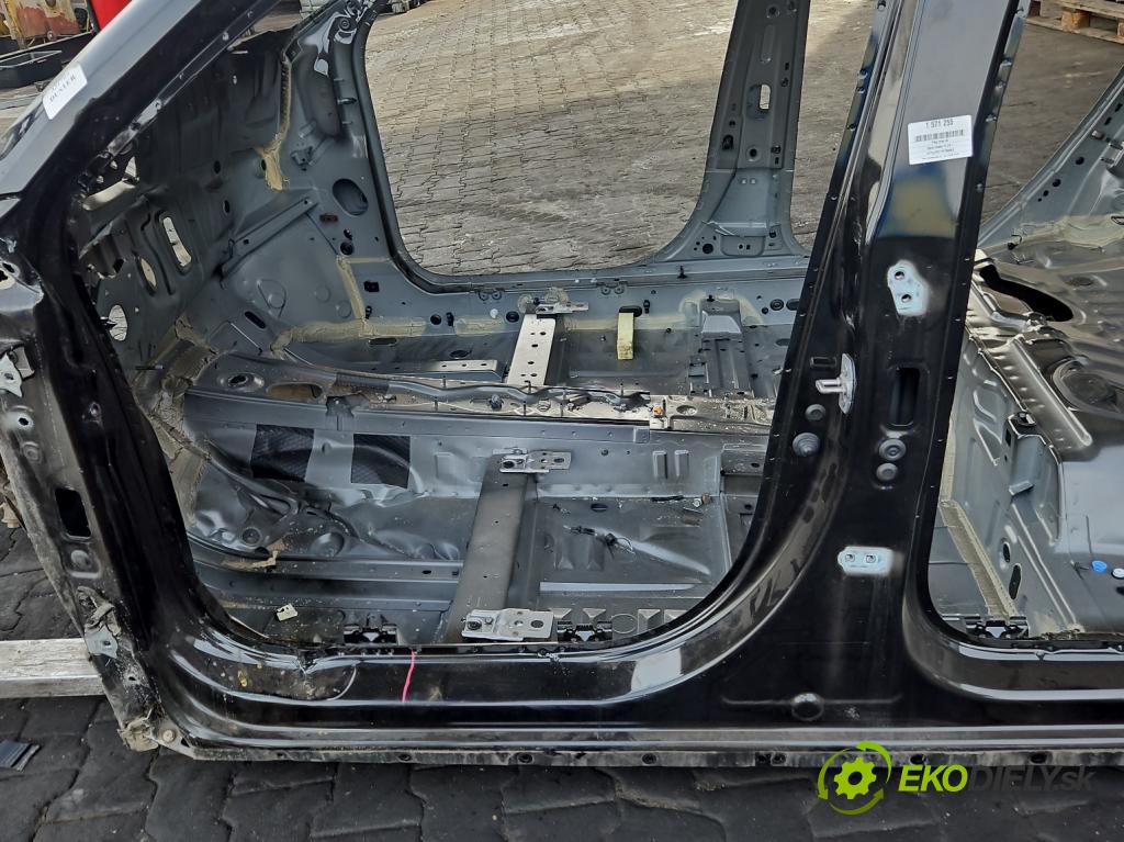 Dacia Duster III 24- 1.2 131 HP manual 96 kW 1199 cm3 5- Práh: ľavý  (Karoséria ostatné)