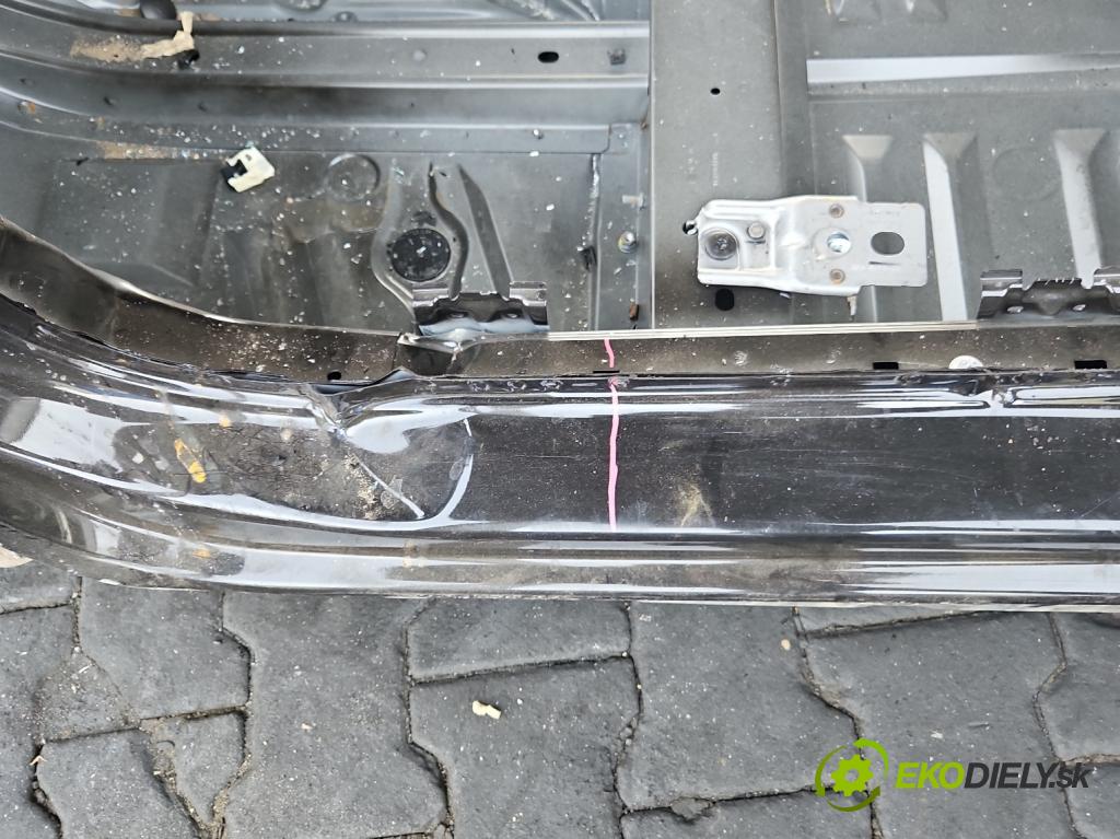 Dacia Duster III 24- 1.2 131 HP manual 96 kW 1199 cm3 5- Práh: ľavý  (Karoséria ostatné)