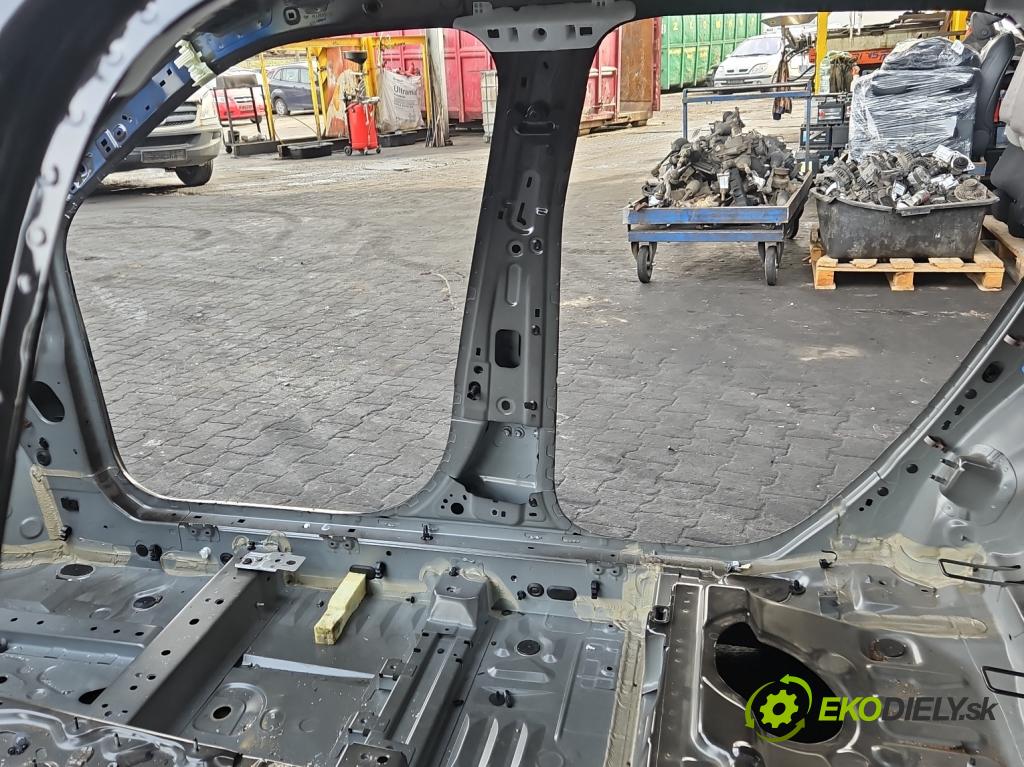 Dacia Duster III 24- 1.2 131 HP manual 96 kW 1199 cm3 5- Práh: pravý  (Karoséria ostatné)