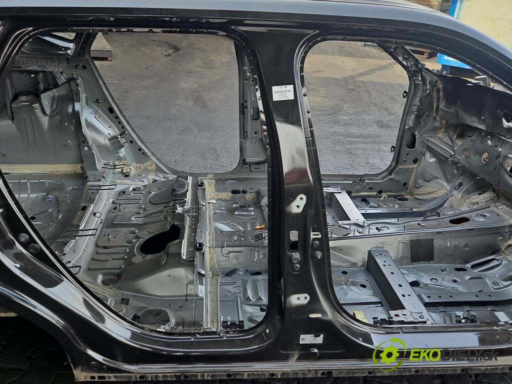 Dacia Duster III 24- 1.2 131 HP manual 96 kW 1199 cm3 5- Práh: pravý  (Karoséria ostatné)