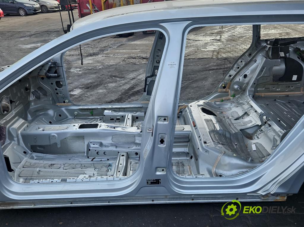 Vw Passat B8 2014 - 2.0 tdi 150 HP automatic 110 kW 1968 cm3 5- Práh: ľavý  (Karoséria ostatné)