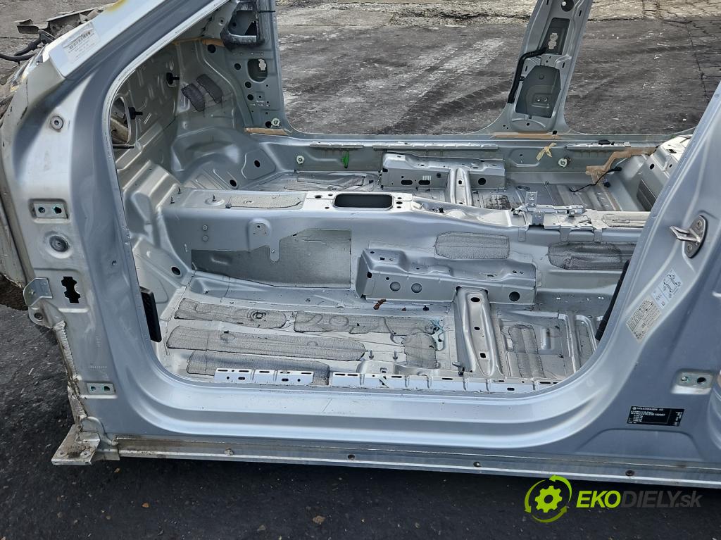 Vw Passat B8 2014 - 2.0 tdi 150 HP automatic 110 kW 1968 cm3 5- Práh: ľavý  (Karoséria ostatné)