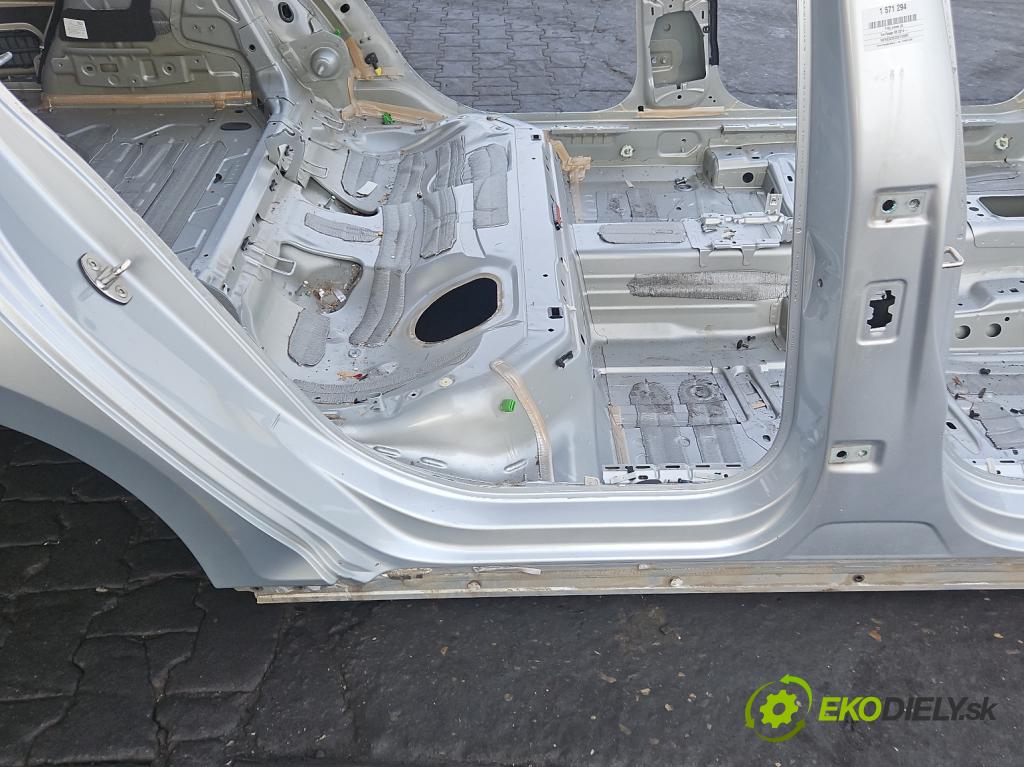 Vw Passat B8 2014 - 2.0 tdi 150 HP automatic 110 kW 1968 cm3 5- Práh: pravý  (Karoséria ostatné)