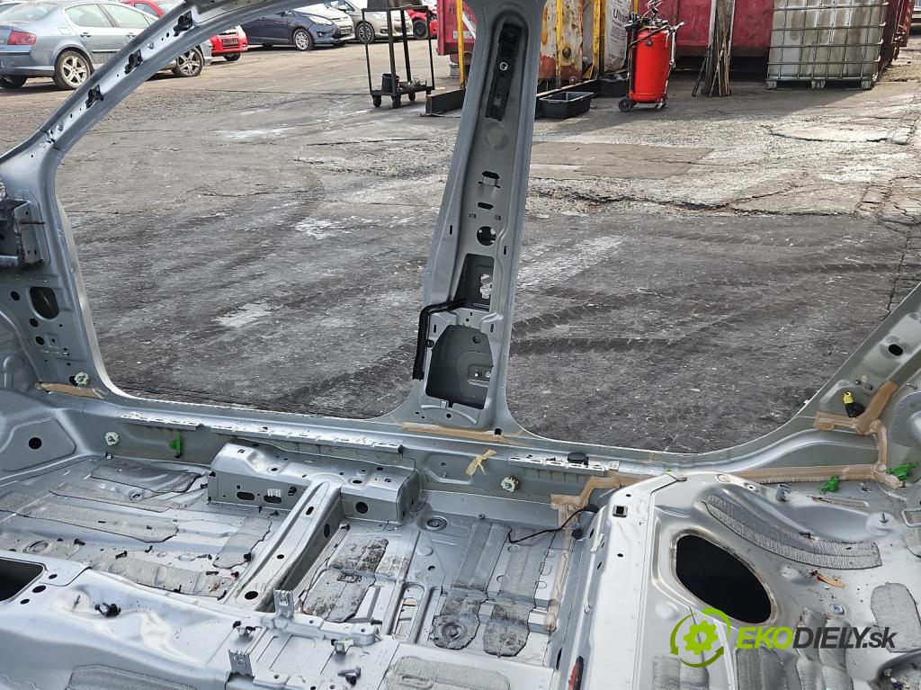 Vw Passat B8 2014 - 2.0 tdi 150 HP automatic 110 kW 1968 cm3 5- Práh: pravý  (Karoséria ostatné)