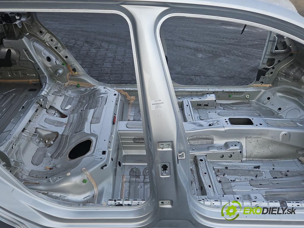 Vw Passat B8 2014 - 2.0 tdi 150 HP automatic 110 kW 1968 cm3 5- Práh: pravý  (Karoséria ostatné)