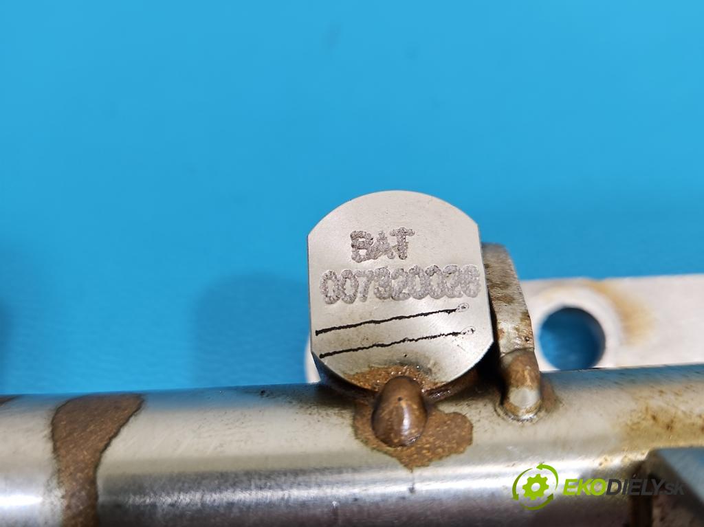 Peugeot 508 II 2018- 1.6 16V 181KM automatic 133 kW 1598 cm3 5- lišta vstřikovací 9814468180 (Vstřikovací lišta)