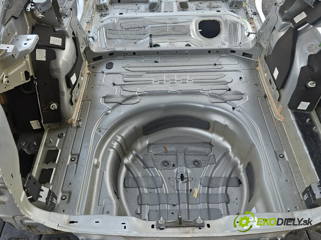 Vw Passat B8 2014 - 2.0 tdi 150 HP automatic 110 kW 1968 cm3 5- pas zadní: 