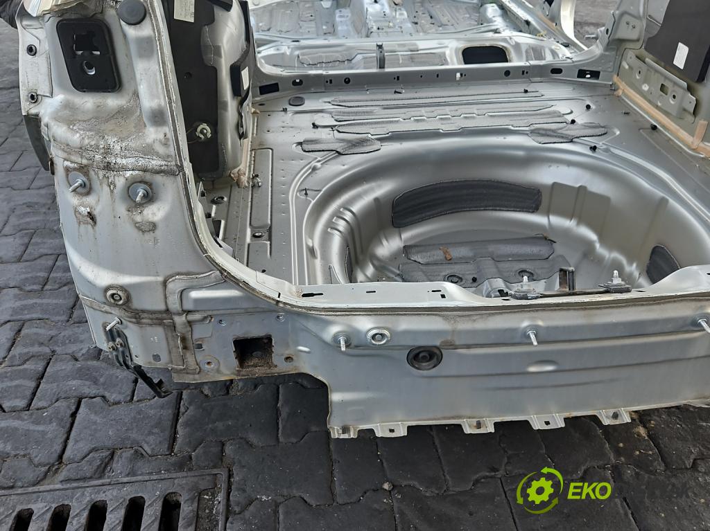 Vw Passat B8 2014 - 2.0 tdi 150 HP automatic 110 kW 1968 cm3 5- pas zadní: