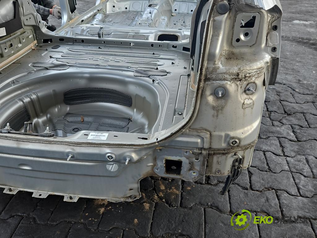 Vw Passat B8 2014 - 2.0 tdi 150 HP automatic 110 kW 1968 cm3 5- pas zadní: