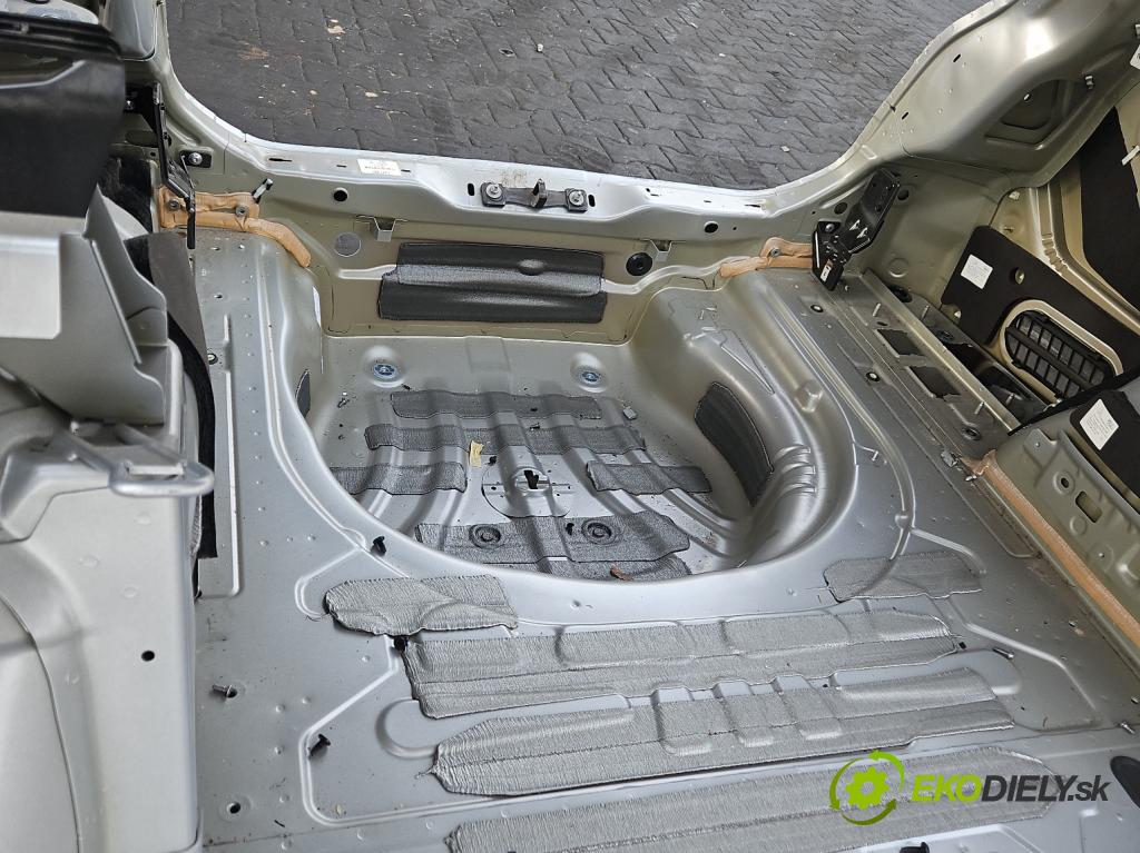 Vw Passat B8 2014 - 2.0 tdi 150 HP automatic 110 kW 1968 cm3 5- pas zadní: