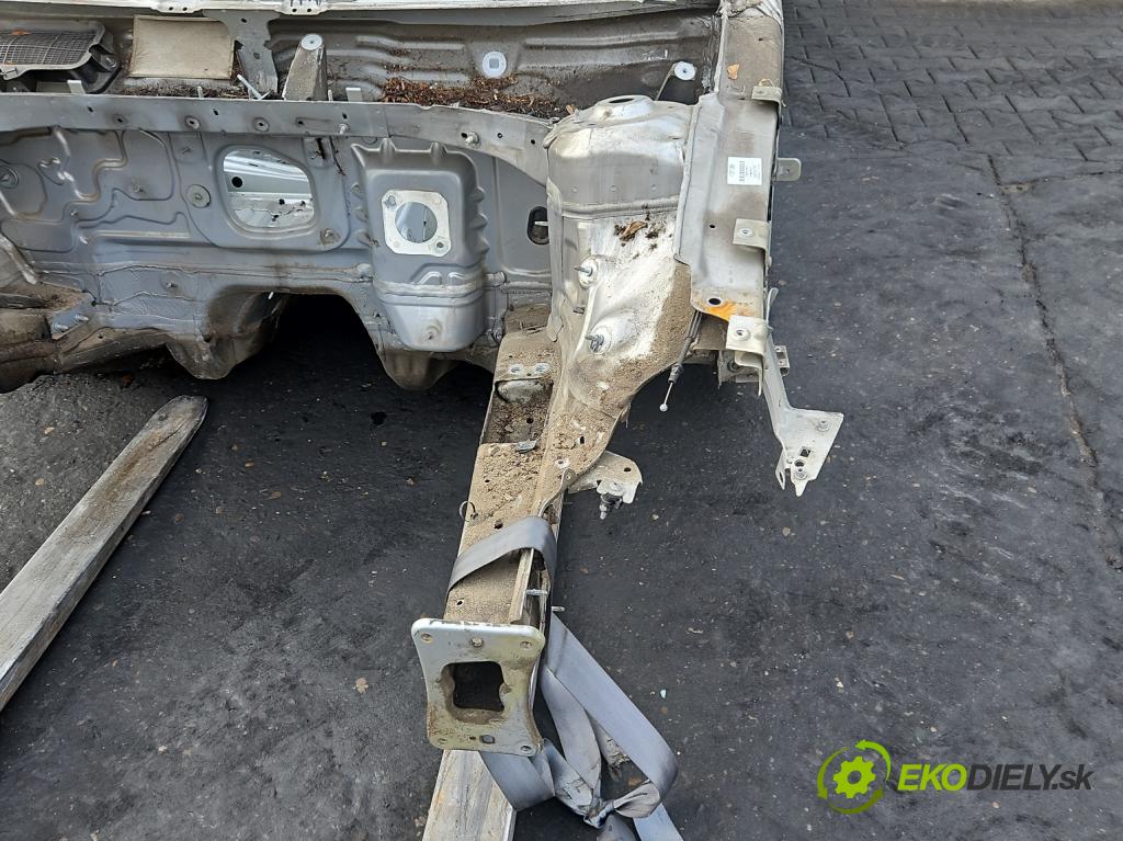 Vw Passat B8 2014 - 2.0 tdi 150 HP automatic 110 kW 1968 cm3 5- štvrťka ľavé