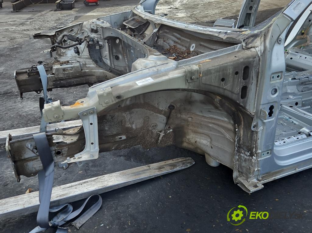 Vw Passat B8 2014 - 2.0 tdi 150 HP automatic 110 kW 1968 cm3 5- štvrťka ľavé