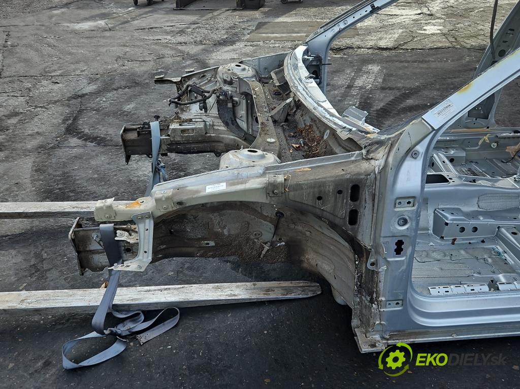 Vw Passat B8 2014 - 2.0 tdi 150 HP automatic 110 kW 1968 cm3 5- štvrťka ľavé 