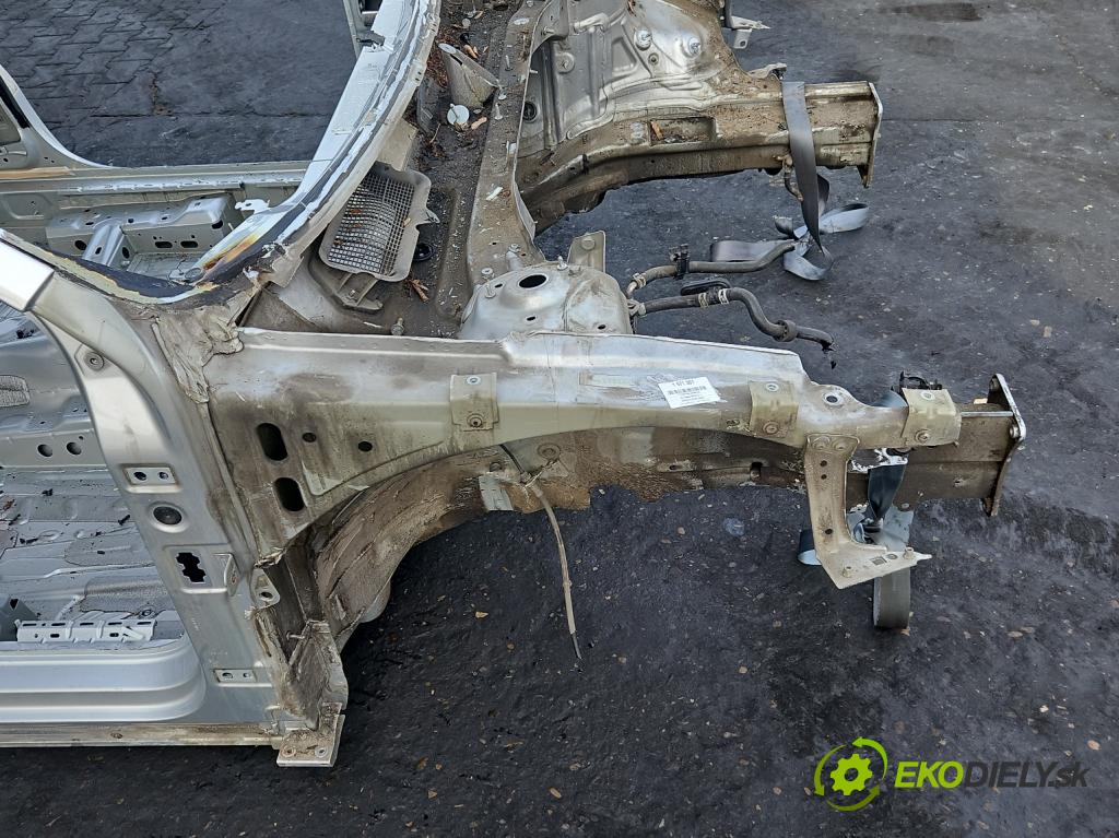 Vw Passat B8 2014 - 2.0 tdi 150 HP automatic 110 kW 1968 cm3 5- štvrťka pravé 