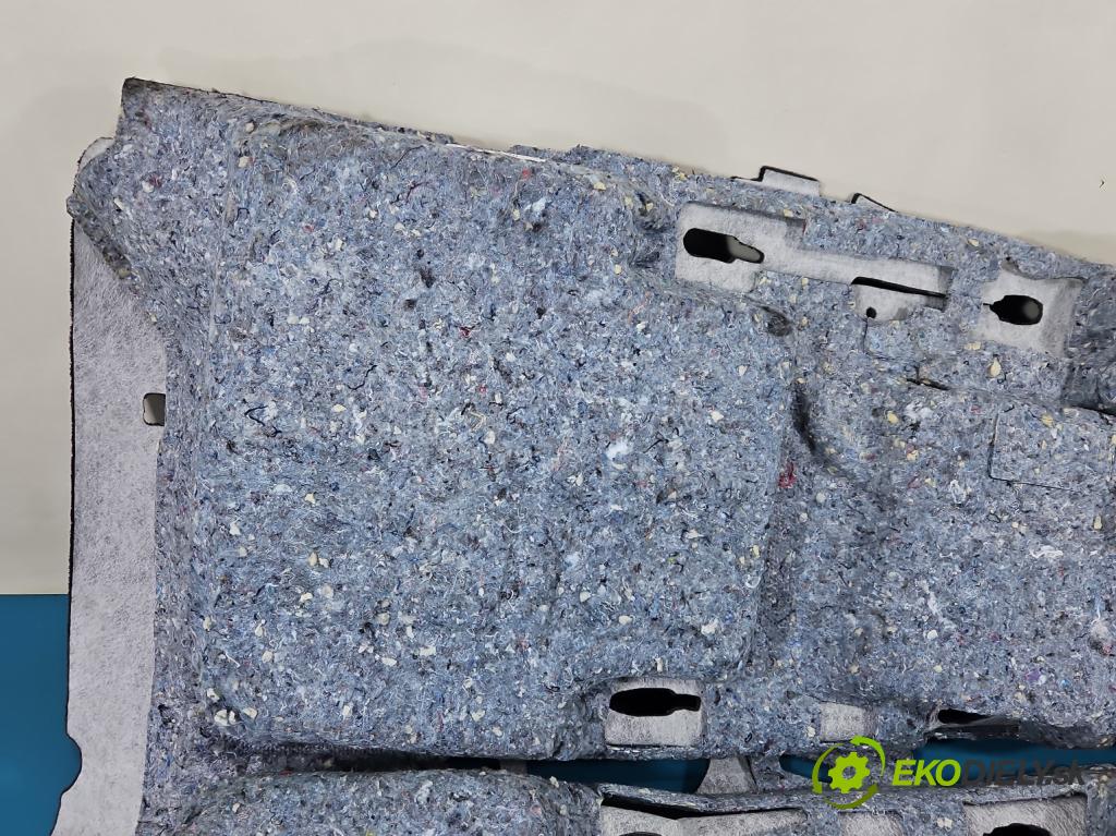 Vw Passat B8 2014 - 2.0 tdi 150 HP automatic 110 kW 1968 cm3 5- koberec do auta ostatné 3G1863368J