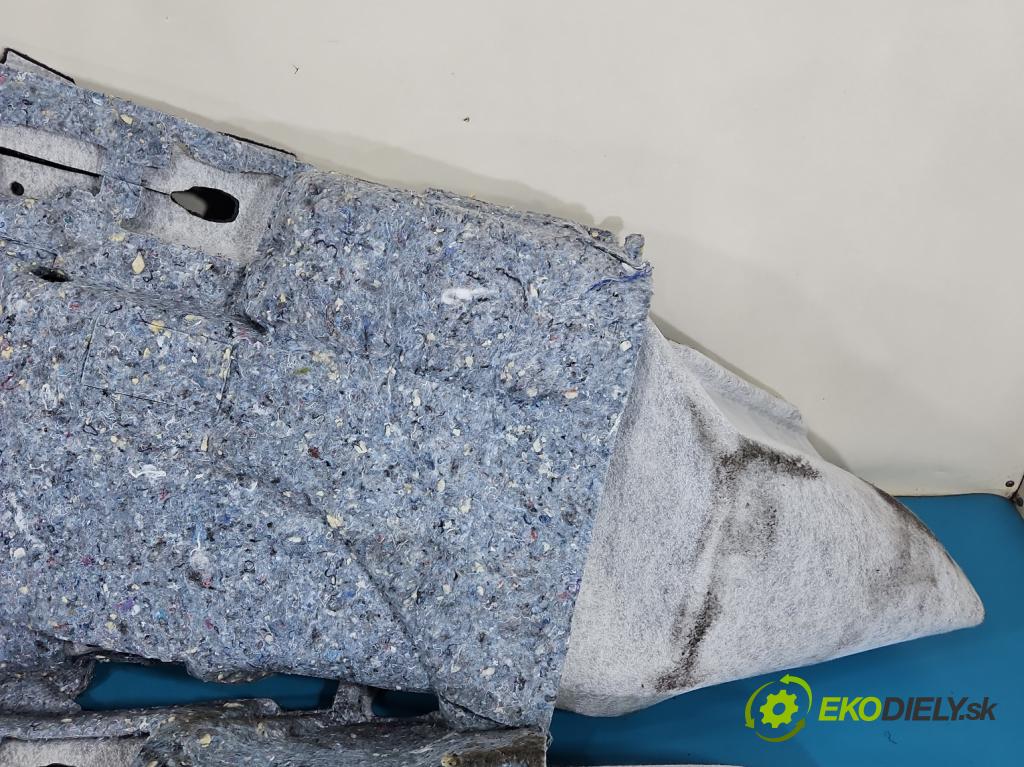 Vw Passat B8 2014 - 2.0 tdi 150 HP automatic 110 kW 1968 cm3 5- koberec do auta ostatné 3G1863368J