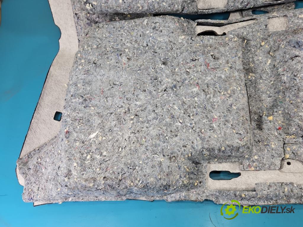 Vw Passat B8 2014 - 2.0 tdi 150 HP automatic 110 kW 1968 cm3 5- koberec do auta ostatné 3G1863368J