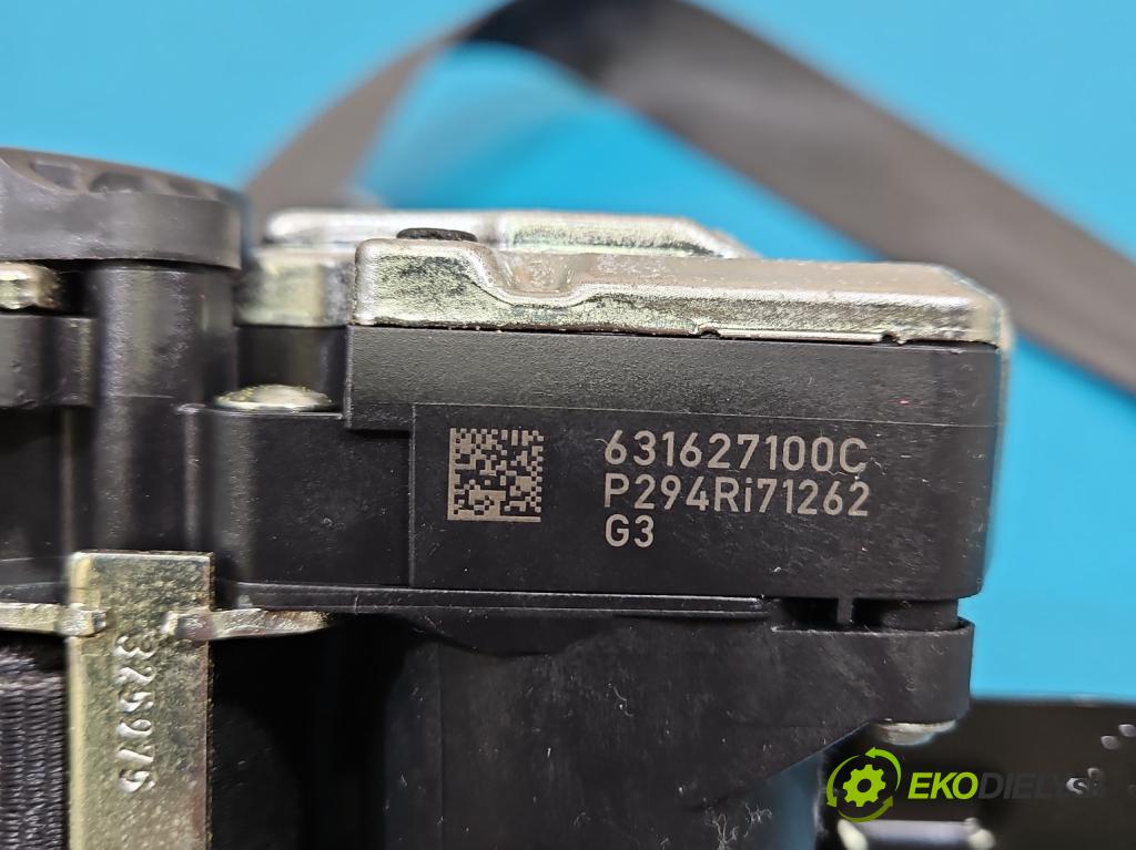 Vw Passat B8 2014 - 2.0 tdi 150 hp automatic 110 kW 1968 cm3 5- stěna bezpečnost přední pravý 631627100C
