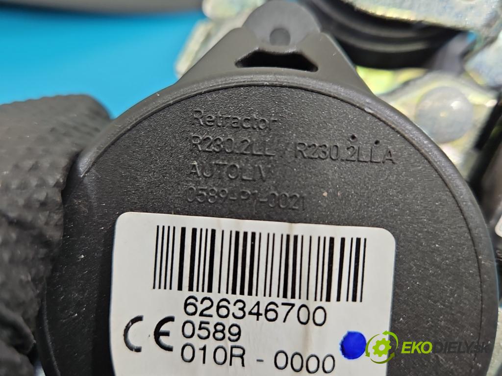 Vw Passat B8 2014 - 2.0 tdi 150 hp automatic 110 kW 1968 cm3 5- stěna bezpečnost přední pravý 631627100C