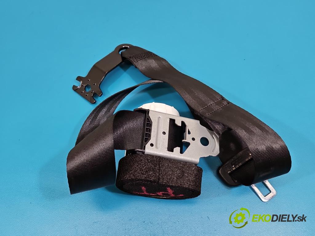 Vw Passat B8 2014 - 2.0 tdi 150 hp automatic 110 kW 1968 cm3 5- stěna bezpečnost zadní pravý 3G9857806F