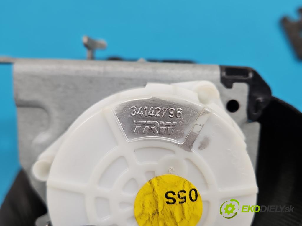 Vw Passat B8 2014 - 2.0 tdi 150 hp automatic 110 kW 1968 cm3 5- stěna bezpečnost zadní pravý 3G9857806F