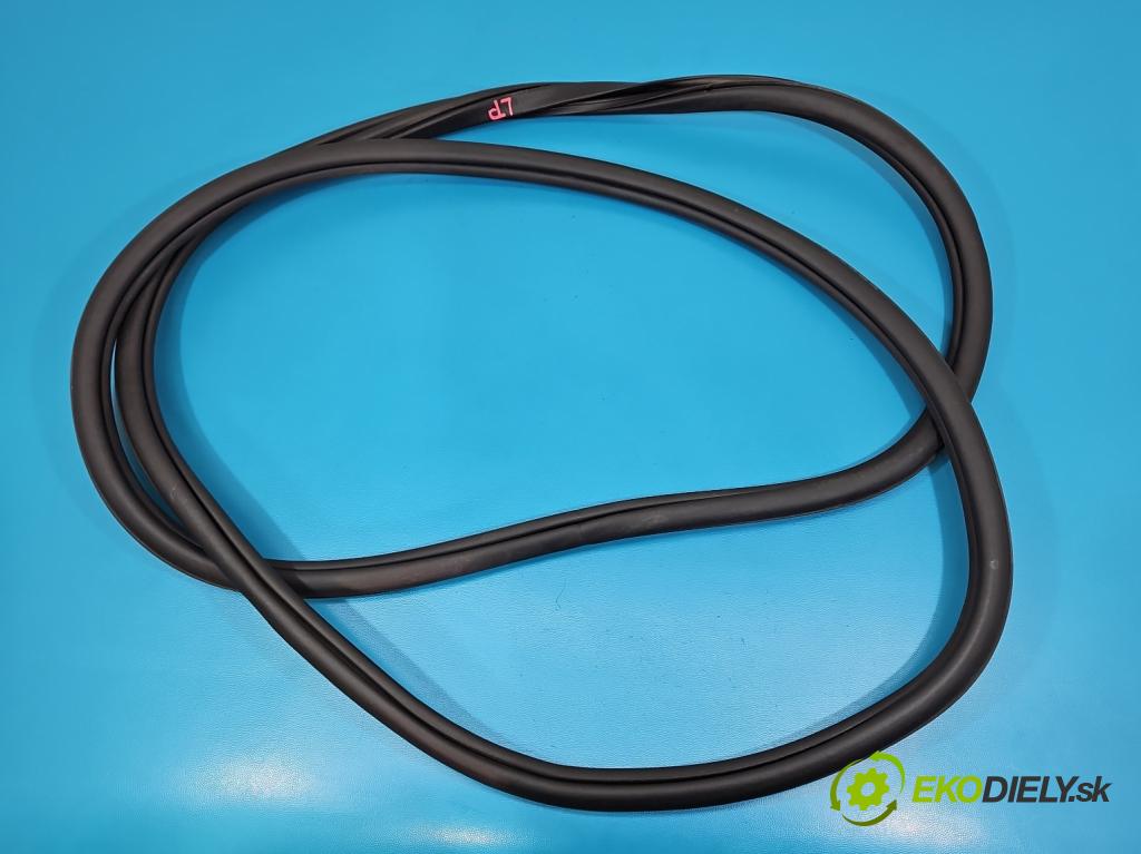 Vw Passat B8 2014 - 2.0 tdi 150 HP automatic 110 kW 1968 cm3 5- Těsnění: dvere predné ľavé 3G0867911K