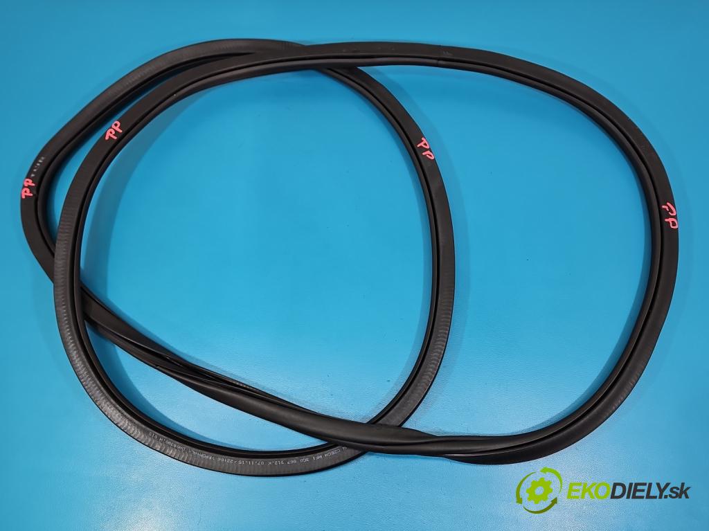 Vw Passat B8 2014 - 2.0 tdi 150 HP automatic 110 kW 1968 cm3 5- Těsnění: dvere predné pravé 3G0867912K