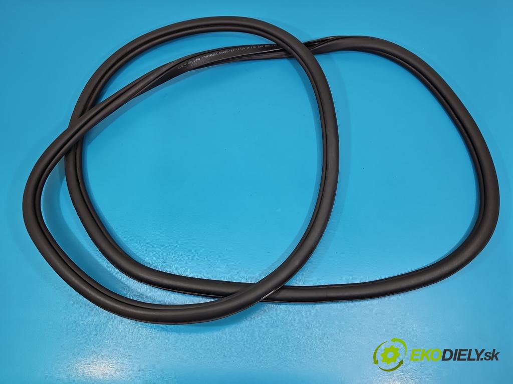 Vw Passat B8 2014 - 2.0 tdi 150 HP automatic 110 kW 1968 cm3 5- Těsnění: dvere predné pravé 3G0867912K