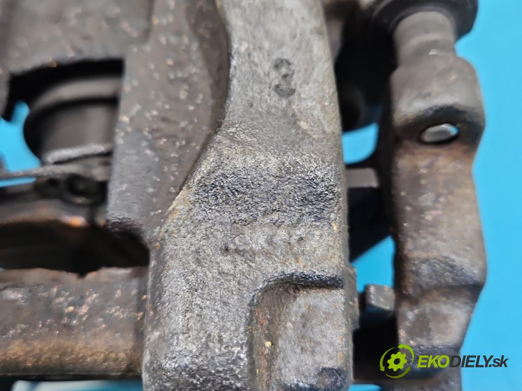 Vw Passat B8 2014 - 2.0 tdi 150 HP automatic 110 kW 1968 cm3 5- brzdič zadné ľavý 3Q0615405J (Kľučka dverí ostatné)