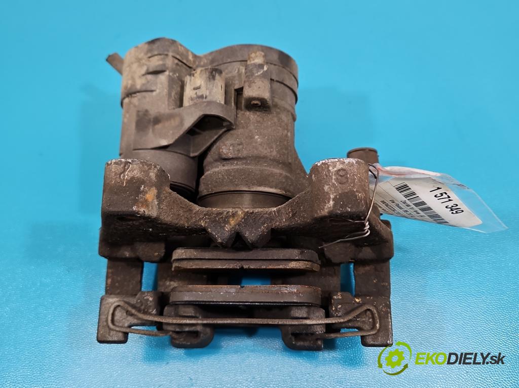 Vw Passat B8 2014 - 2.0 tdi 150 HP automatic 110 kW 1968 cm3 5- brzdič zadné ľavý 3Q0615405J (Kľučka dverí ostatné)