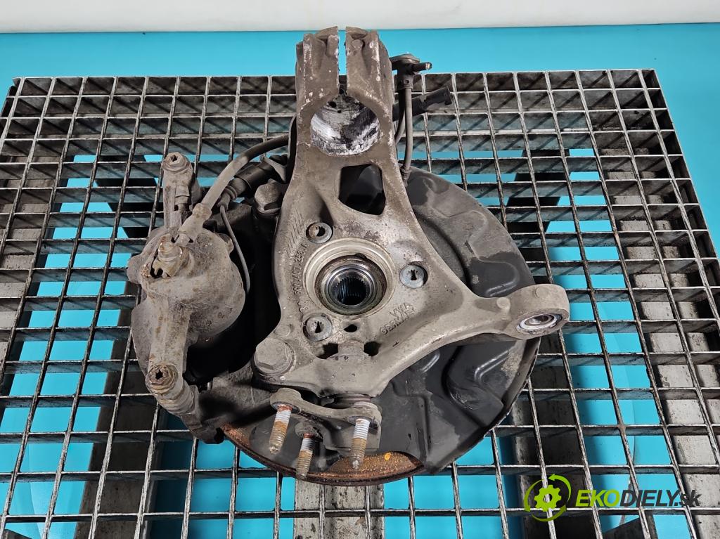 Vw Passat B8 2014 - 2.0 tdi 150 HP automatic 110 kW 1968 cm3 5- náboj pravé  (Náboj kolesa)