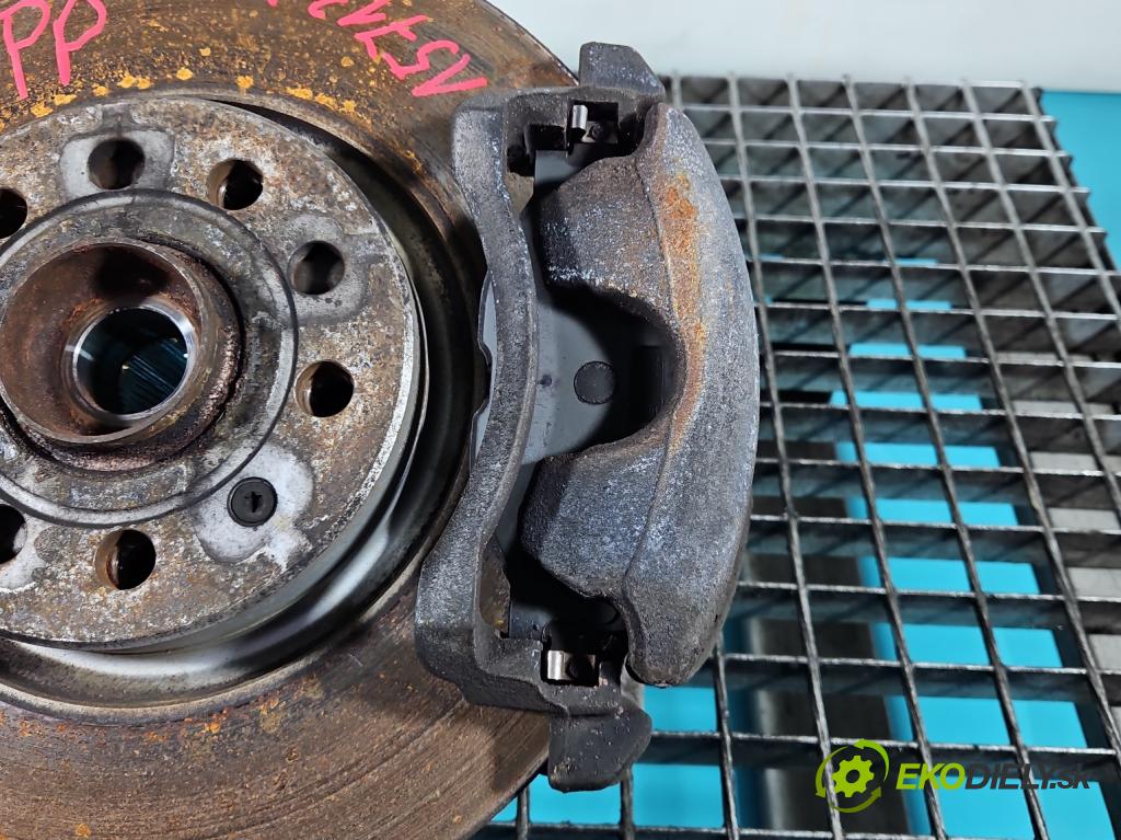 Vw Passat B8 2014 - 2.0 tdi 150 HP automatic 110 kW 1968 cm3 5- brzdič predné pravý  (Kľučka dverí ostatné)