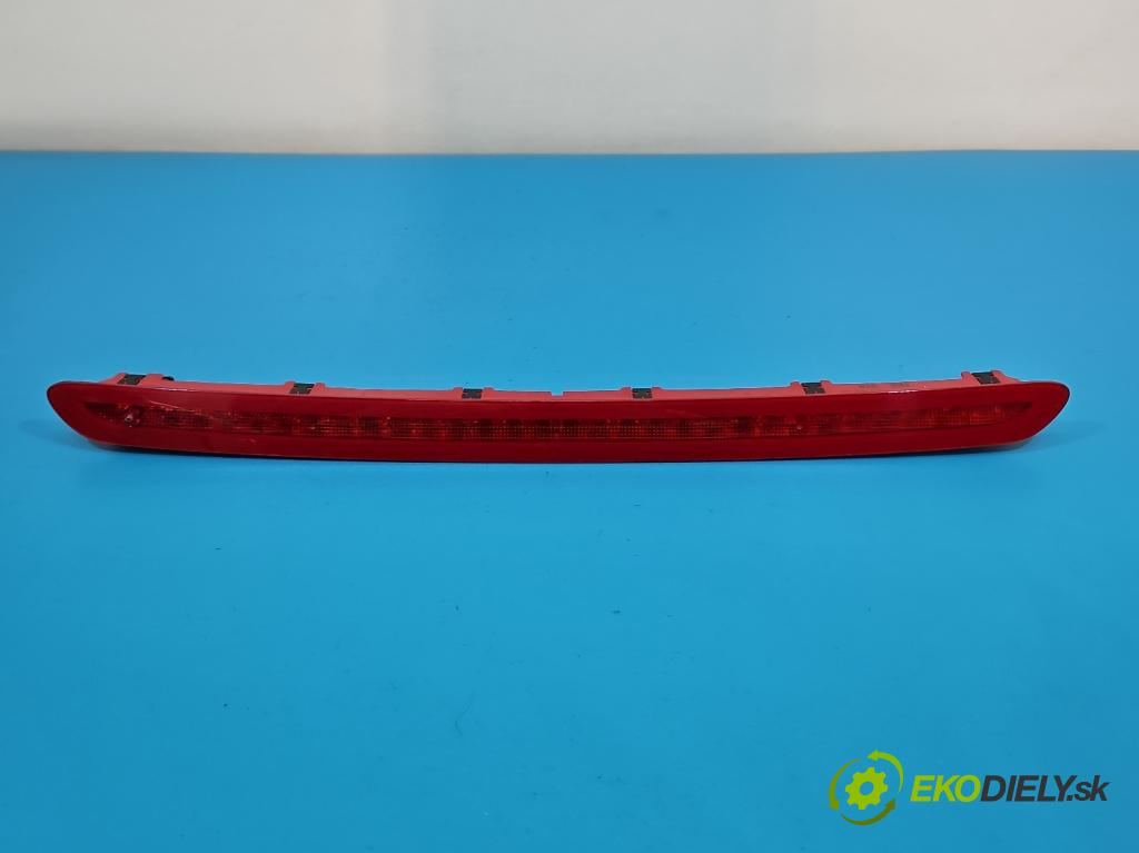 Vw Passat B8 2014 - 2.0 tdi 150 HP automatic 110 kW 1968 cm3 5- světlo: stop: 3G9945087A