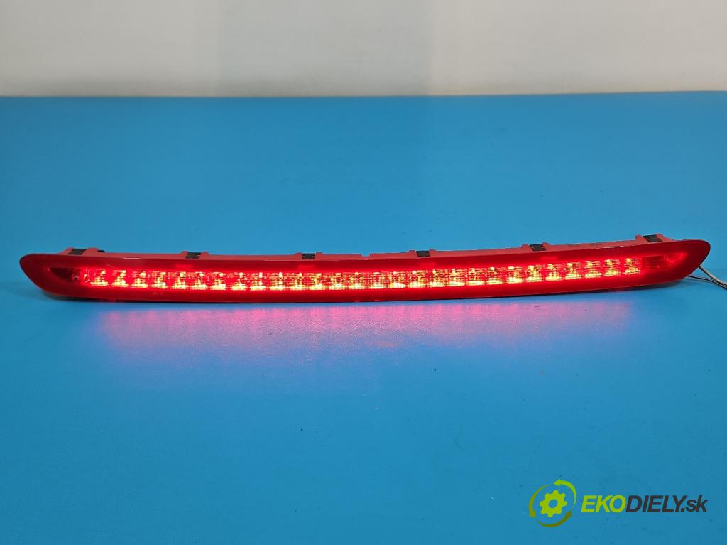 Vw Passat B8 2014 - 2.0 tdi 150 HP automatic 110 kW 1968 cm3 5- světlo: stop: 3G9945087A