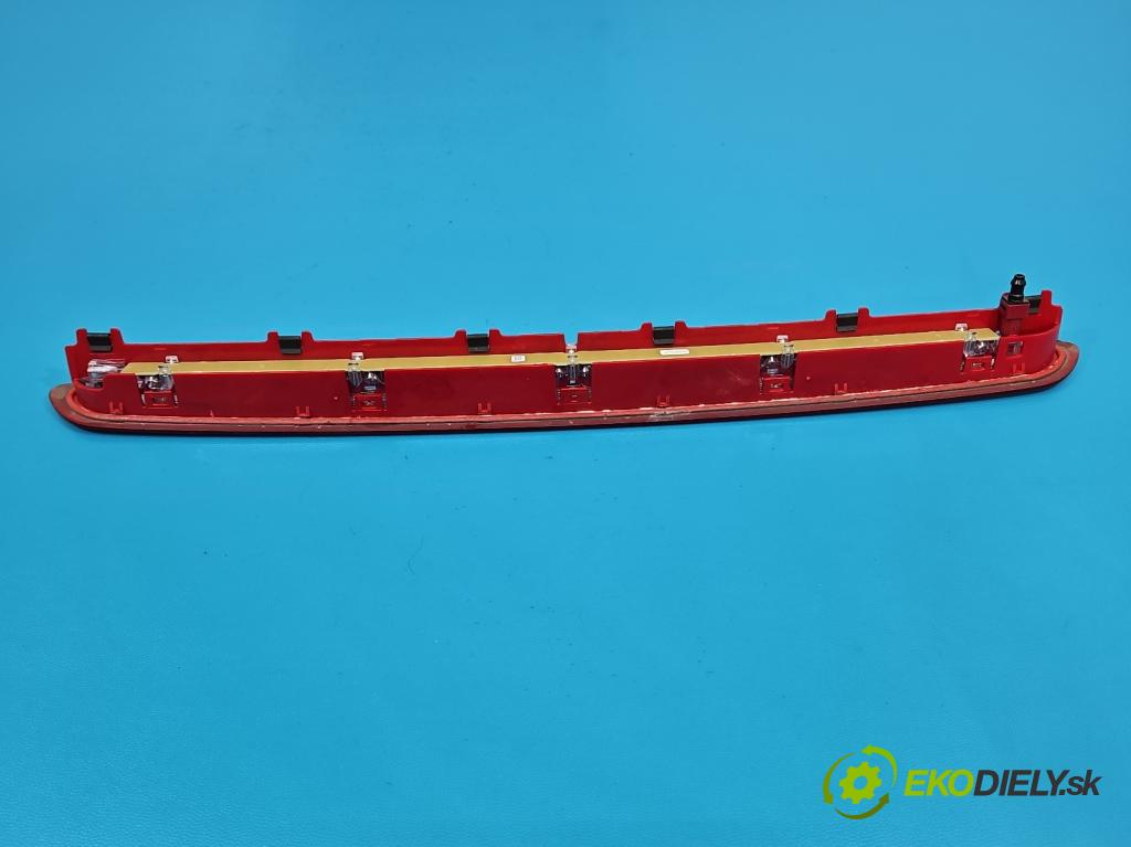 Vw Passat B8 2014 - 2.0 tdi 150 HP automatic 110 kW 1968 cm3 5- světlo: stop: 3G9945087A