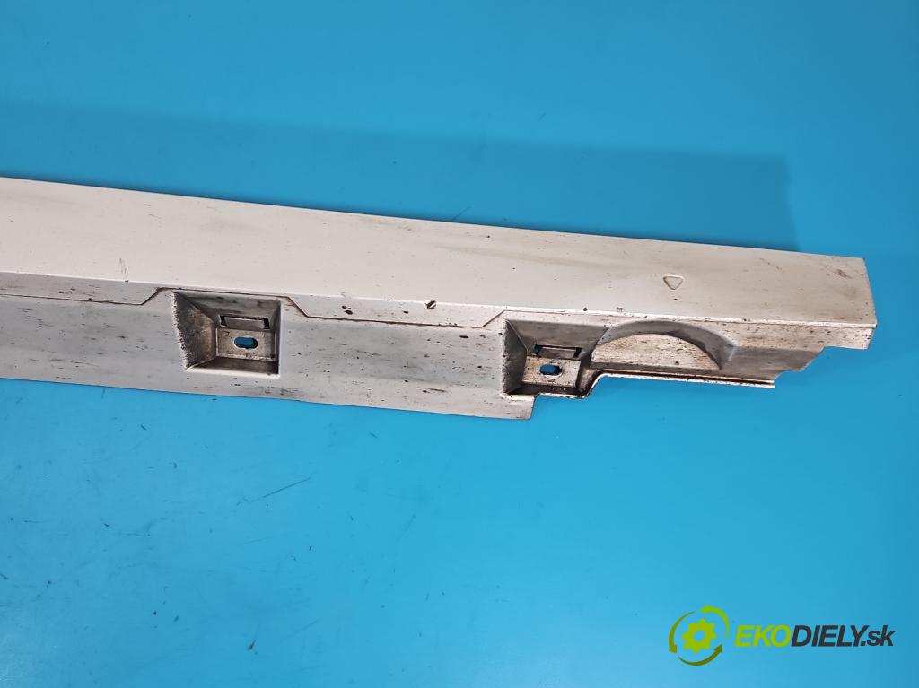 Vw Passat B8 2014 - 2.0 tdi 150 HP automatic 110 kW 1968 cm3 5- lišta práh: pravé 3G0853858 (Lišta prahová)